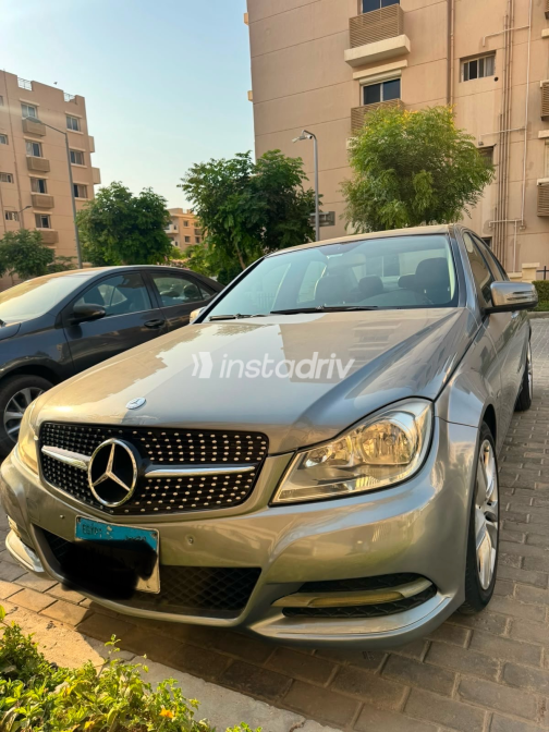 Mercedes C 180 2012 Gray Automatic Used for Sale in Cairo - 7