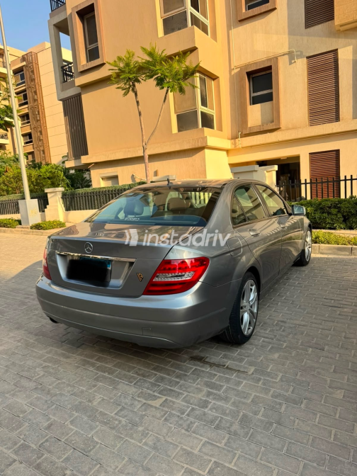 Mercedes C 180 2012 Gray Automatic Used for Sale in Cairo - 10