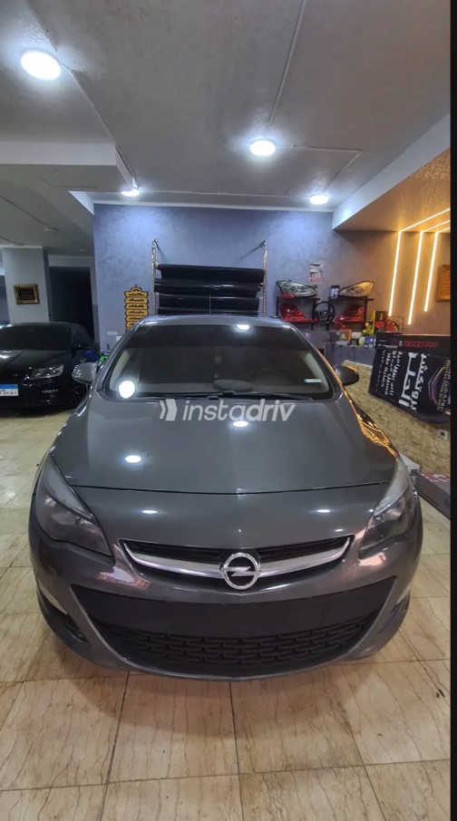Opel Astra 2019 Gray Automatic Used for Sale in Mokattam - 2