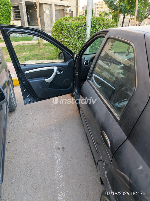 Renault Logan 2013 Dark Gray Manual Used for Sale in Giza - 7