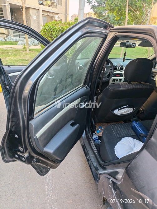 Renault Logan 2013 Dark Gray Manual Used for Sale in Giza - 8