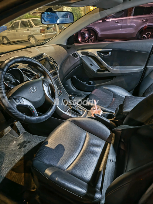 Hyundai Avante 2014 Silver Automatic Used for Sale in Cairo - 8