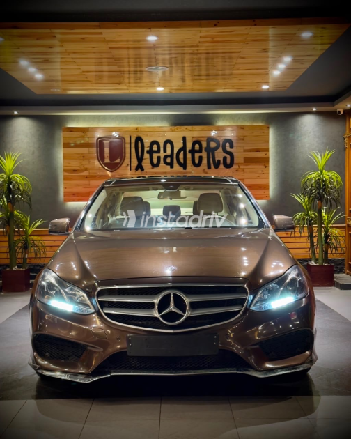 Mercedes E 200 2016 Brown Automatic Used for Sale in Giza - 1