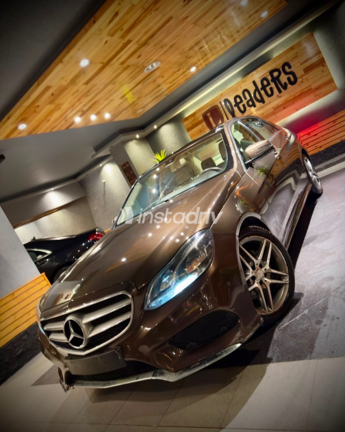 Mercedes E 200 2016 Brown Automatic Used for Sale in Giza - 5