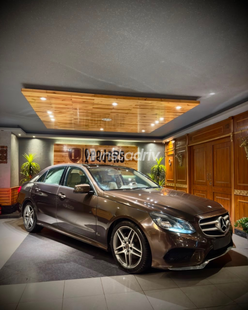 Mercedes E 200 2016 Brown Automatic Used for Sale in Giza - 9