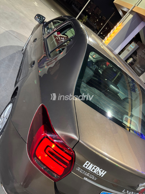 Renault Logan 2022 Brown Automatic Used for Sale in Nasr city - 3