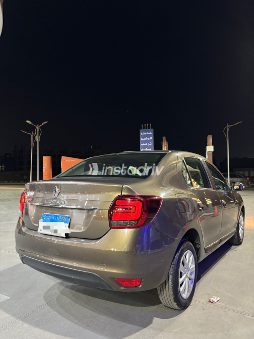 Renault Logan 2022 Brown Automatic Used for Sale in Nasr city - 5