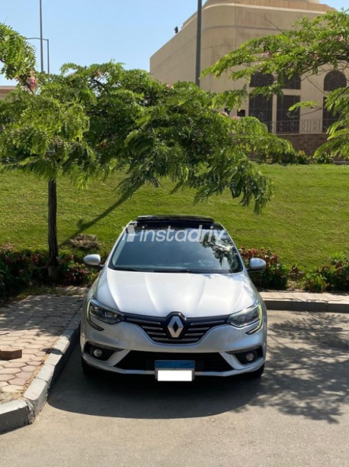 Renault Megane 2020 Silver Automatic Used for Sale in Nasr city - 2
