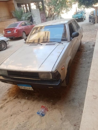 Toyota Corolla 1983 Silver Automatic Used for Sale in Other