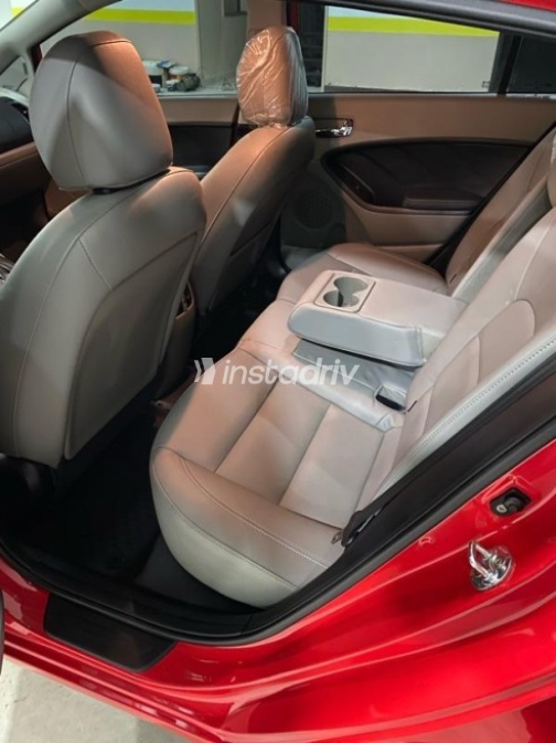 Kia Cerato 2015 Red Automatic Used for Sale in Mansoura - 6