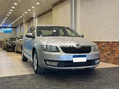 Skoda Octavia 2016 Silver Automatic Used for Sale in El Haram - 3