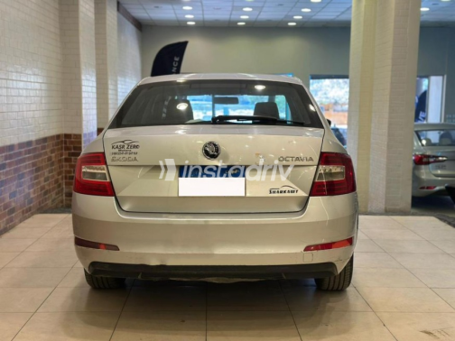 Skoda Octavia 2016 Silver Automatic Used for Sale in El Haram - 6