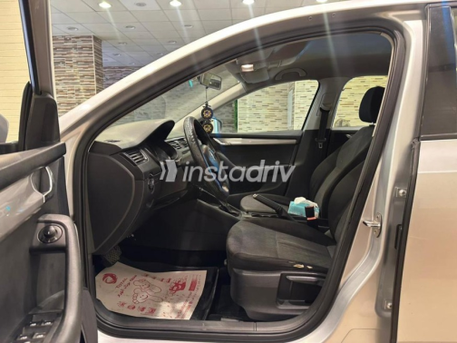 Skoda Octavia 2016 Silver Automatic Used for Sale in El Haram - 7