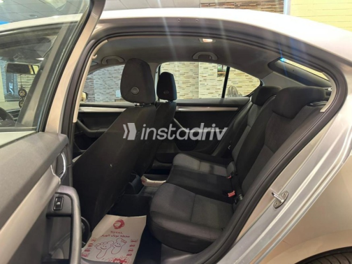 Skoda Octavia 2016 Silver Automatic Used for Sale in El Haram - 8