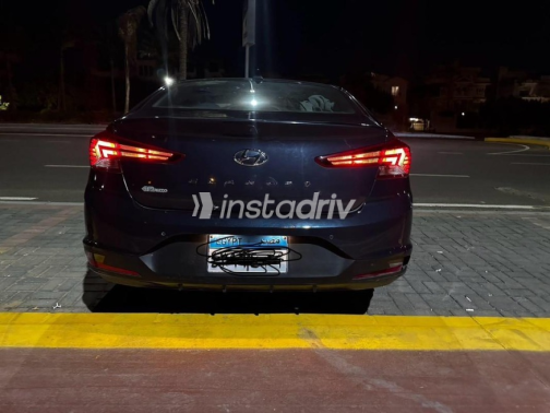 Hyundai Elantra AD 2020 White Automatic Used for Sale in Greater Cairo ( Cairo + Giza) - 3