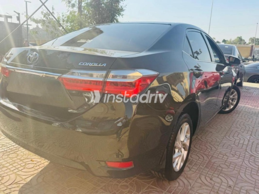 Toyota Corolla 2019 Black Automatic Used for Sale in Nasr city - 4