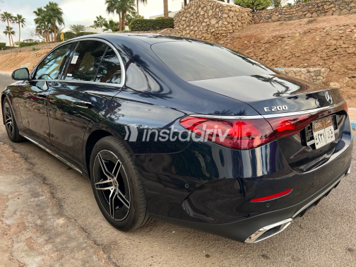 Mercedes E 200 2024 White Automatic Used for Sale in Greater Cairo ( Cairo + Giza) - 6