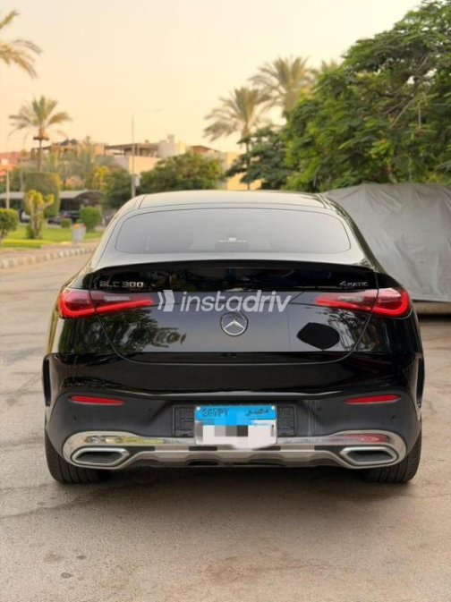 مرسيدس GLC 300 2024 أسود أوتوماتيك مستعملة للبيع في شيراتون - 1