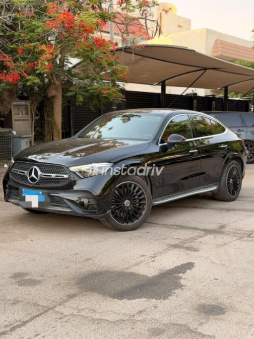 مرسيدس GLC 300 2024 أسود أوتوماتيك مستعملة للبيع في شيراتون - 2