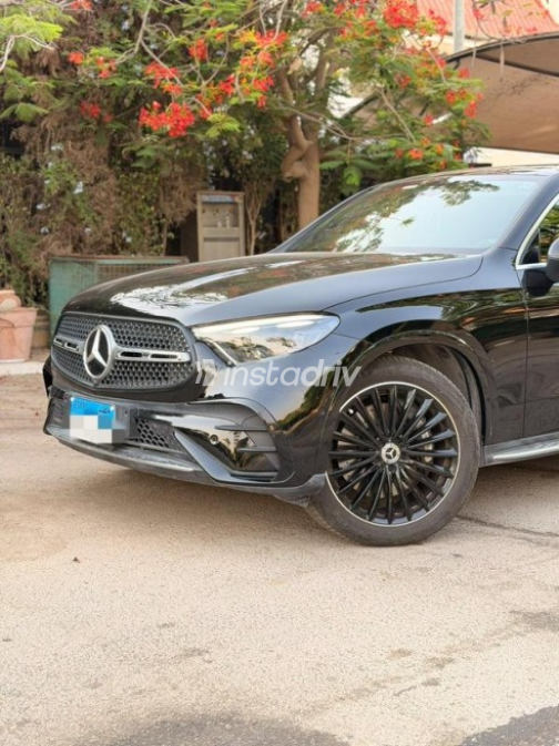 مرسيدس GLC 300 2024 أسود أوتوماتيك مستعملة للبيع في شيراتون - 4