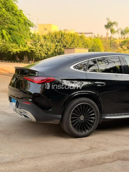 مرسيدس GLC 300 2024 أسود أوتوماتيك مستعملة للبيع في شيراتون - 5