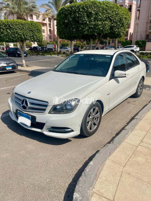 Mercedes C 180 2012 White Automatic Used for Sale in Cairo - 2