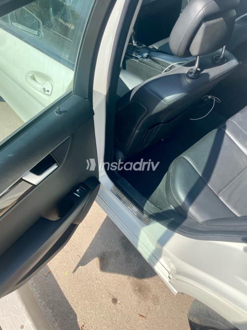 Mercedes C 180 2012 White Automatic Used for Sale in Cairo - 4