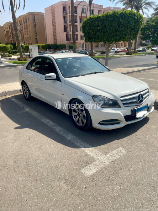 Mercedes C 180 2012 White Automatic Used for Sale in Cairo - 5
