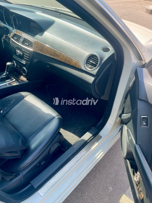 Mercedes C 180 2012 White Automatic Used for Sale in Cairo - 7