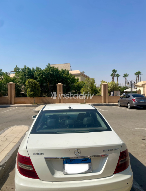 Mercedes C 180 2012 White Automatic Used for Sale in Cairo - 10