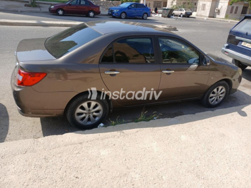 Byd F3 2019 White Automatic Used for Sale in Greater Cairo ( Cairo + Giza) - 10