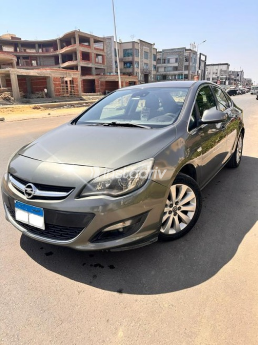 Opel Astra 2018 Gray Automatic Used for Sale in Al Shorouk - 4