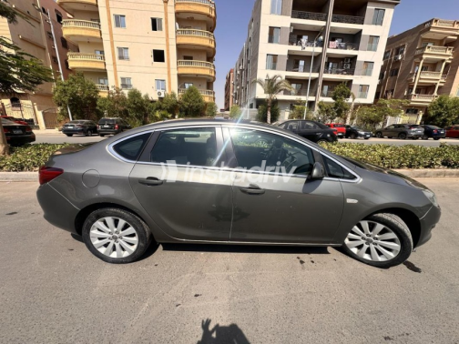 Opel Astra 2018 Gray Automatic Used for Sale in Al Shorouk - 6