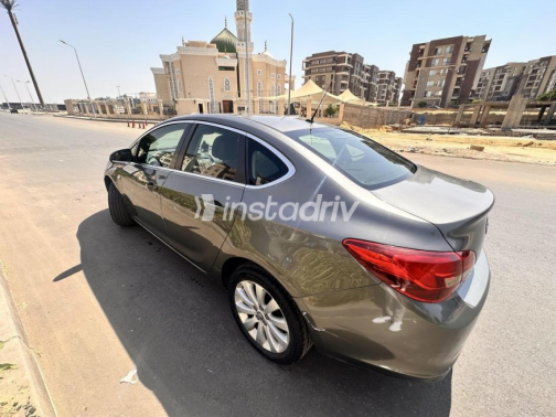 Opel Astra 2018 Gray Automatic Used for Sale in Al Shorouk - 8