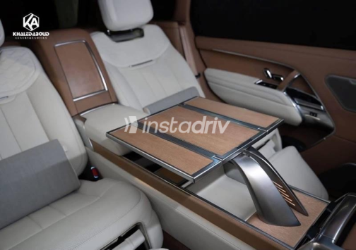 Land Rover Range Rover Vogue 2024 Black Automatic Used for Sale in El Katameya - 4