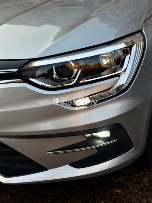 Renault Megane 2023 Silver Automatic Used for Sale in Nasr city - 8