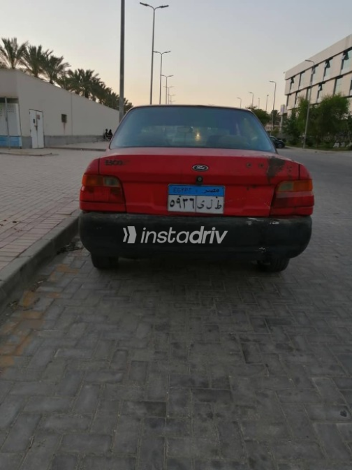 فورد اسكورت 1998 أحمر يدوي مستعملة للبيع في القاهرة الكبرى ( القاهرة - الجيزة) - 3