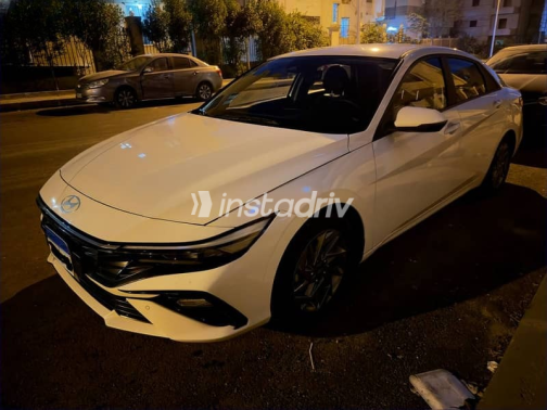 Hyundai Avante 2024 White Automatic Used for Sale in Obour City - 3