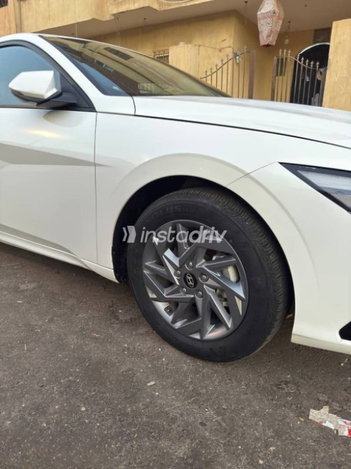 Hyundai Avante 2024 White Automatic Used for Sale in Obour City - 5