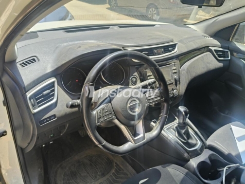 Nissan Qashqai 2020 White Automatic Used for Sale in Cairo - 6