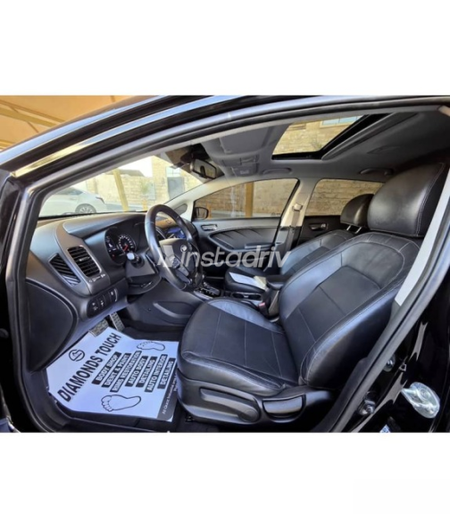 Kia Cerato 2017 Black Automatic Used for Sale in Greater Cairo ( Cairo + Giza) - 6