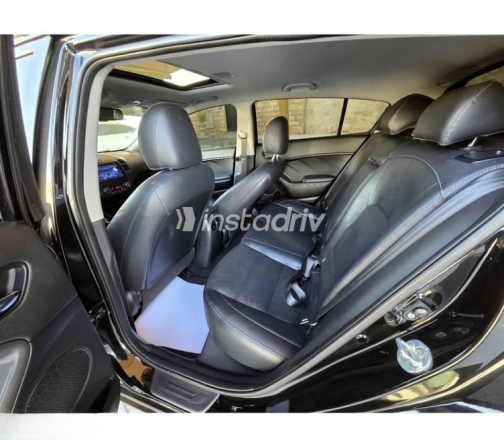 Kia Cerato 2017 Black Automatic Used for Sale in Greater Cairo ( Cairo + Giza) - 9
