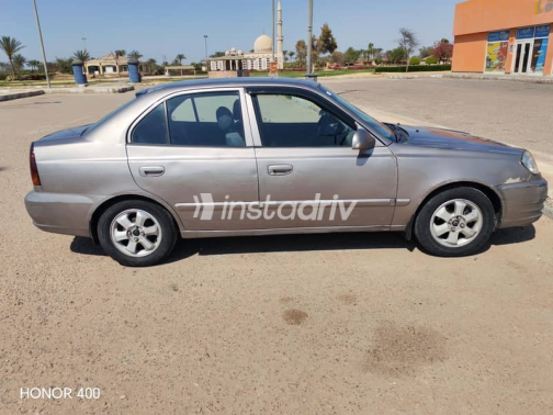 Hyundai Verna 2011 Silver Manual Used for Sale in Greater Cairo ( Cairo + Giza) - 2