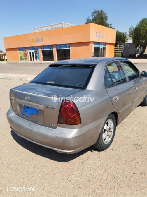 Hyundai Verna 2011 Silver Manual Used for Sale in Greater Cairo ( Cairo + Giza) - 3
