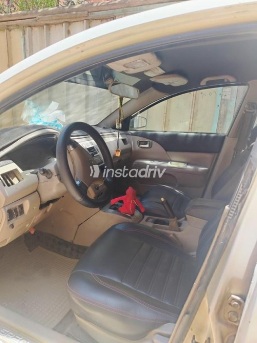 اسبيرانزا A516 2010 أبيض أوتوماتيك مستعملة للبيع في القاهرة - 3