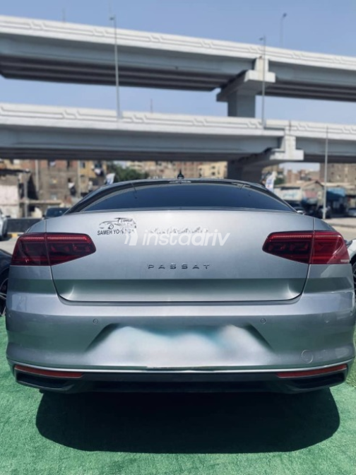 Volkswagen Passat 2023 Silver Automatic Used for Sale in Cairo - 5