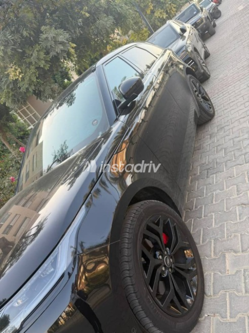 Land Rover Velar 2025 Black Automatic Used for Sale in Giza - 2