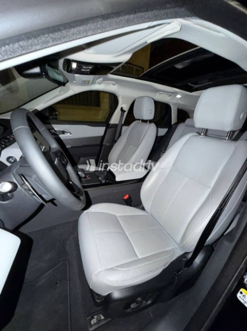 Land Rover Velar 2025 Black Automatic Used for Sale in Giza - 4