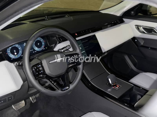 Land Rover Velar 2025 Black Automatic Used for Sale in Giza - 5