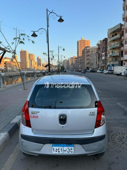 هيونداي I10 2010 فضي أوتوماتيك مستعملة للبيع في طنطا - 7